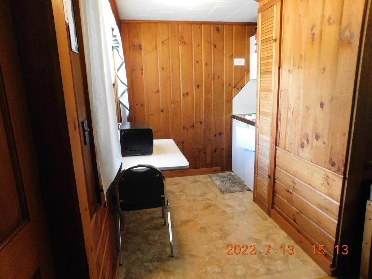 Patio Motor Court Motel Carroll Exterior photo